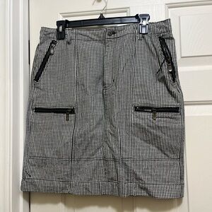 Liz Claiborne Black and White Flat Front Shorts